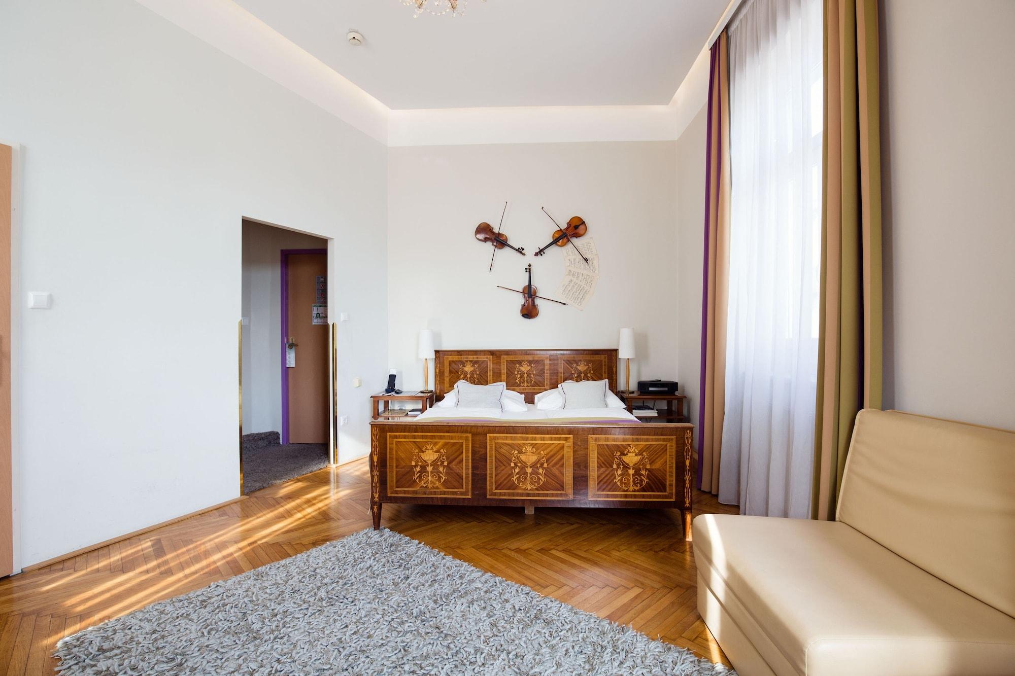 Boutiquehotel Donauwalzer Vienna Exterior photo